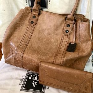 Frye Melissa Tote in Beige with Matching Wallet